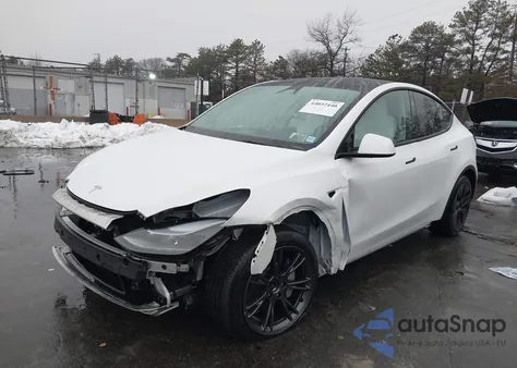 2024 Tesla Model Y Long Range Dual Motor All-Wheel Drive из США, поврежденный, VIN 7SAYGDEE0RF170774